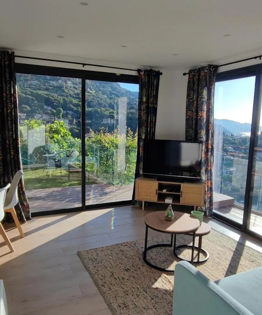 Exceptional Sea View Apartment, Monaco 15 Min 拉杜尔比